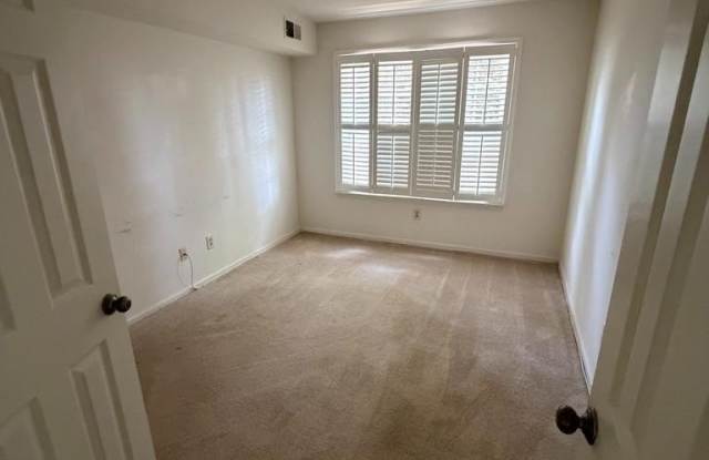 16024 BEACON HILL DR Gallery 4