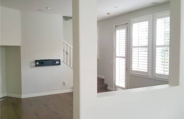 7 Del Mar Gallery 4