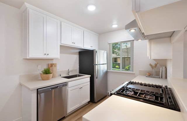 Brentwood Apartments photos photos