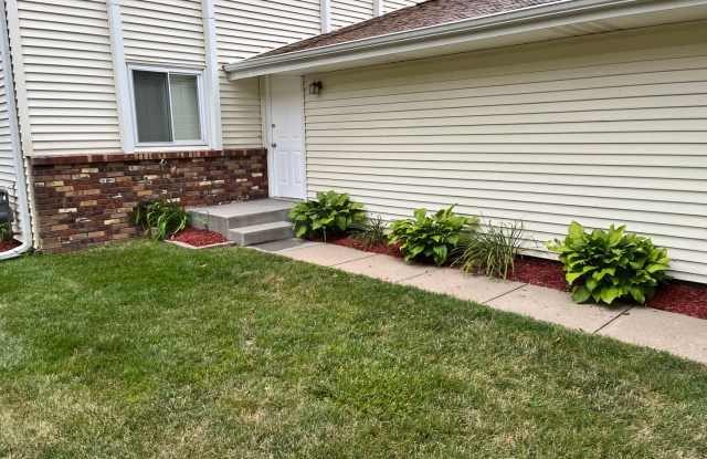 Spacious 2-Bedroom Millard Townhome with Attached Garage, Basement & Private Backyard Gallery 3