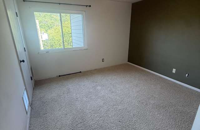 10 Woodland Hills Dr Gallery 2