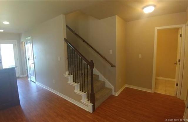 15 W 32nd Court Gallery 4