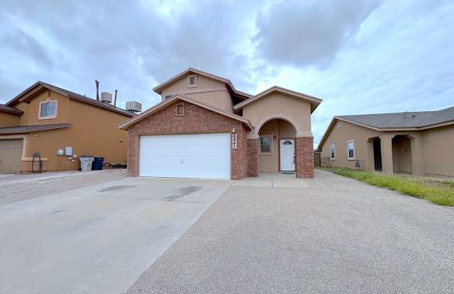 Northeast El Paso 3Bed/2.5Bath Refrig A/C plus Loft! Gallery 1
