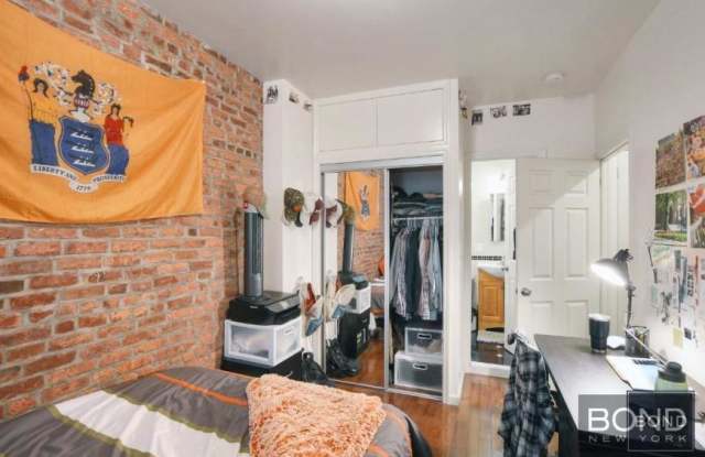 132 Ludlow Street Gallery 2
