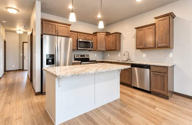 Modern 3-Bedroom Townhome with 2-Stall Garage in West Sioux Falls Gallery 3