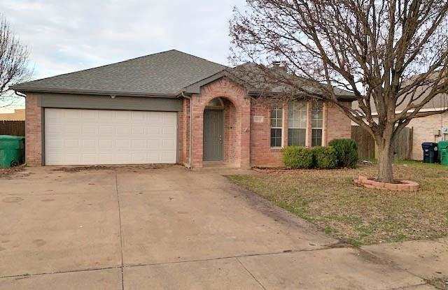 2317 Wildwood Lane - 2317 Wildwood Lane, Denton, TX 76210