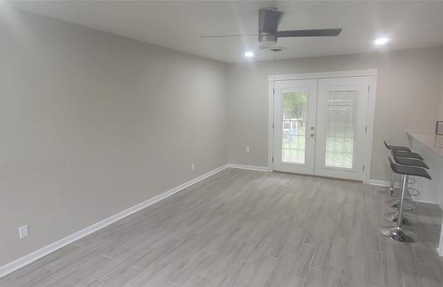 716 N Cummings Drive Gallery 3