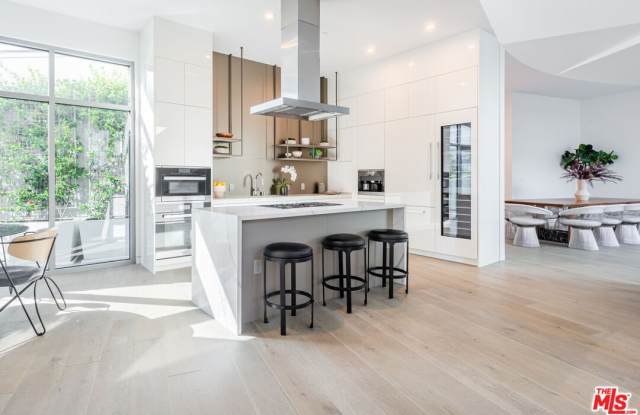 8600 Wilshire Blvd photos photos