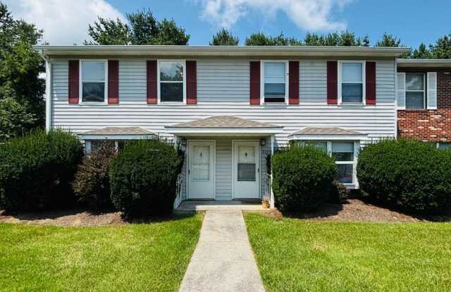 4 Bedroom 2.5 Bath Townhouse Gallery 4