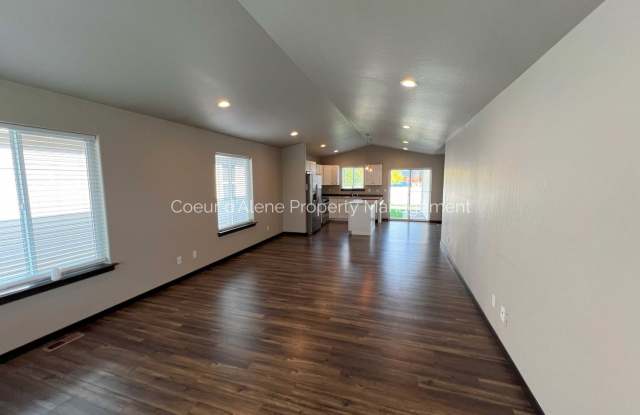 3 bed house in Crown Pointe subdivision! Gallery 4