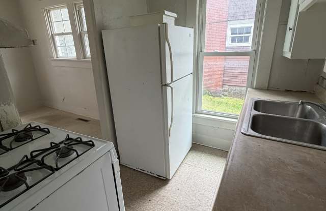 516 West Marion Street - A Gallery 2