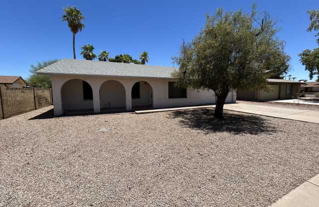 5309 S RIVER Drive Gallery 2