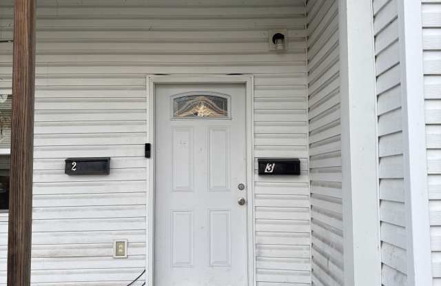 93 Cedar St Gallery 1