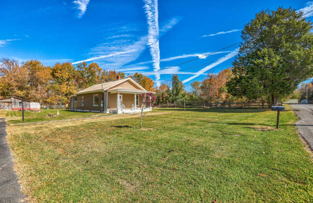 2 Bdrm / 2 Bath - Remodeled Cottage in Johnson City - 124 Harber Lane, Washington County, TN 37601