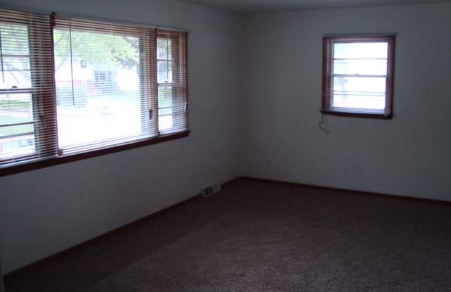 4638 Washington Street NE- Lower Gallery 3