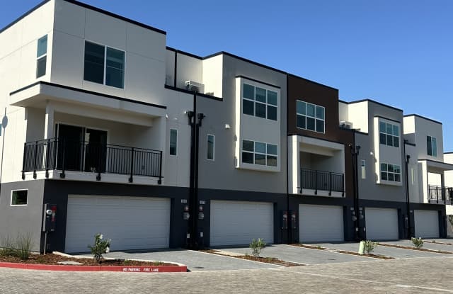 8100 Quiet Knolls Dr Gallery 2