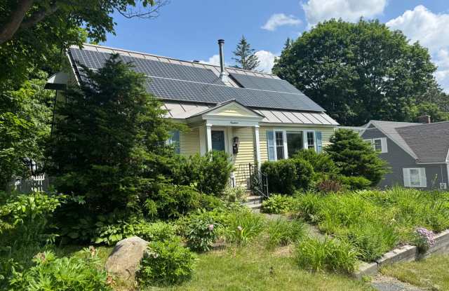 Furnished 3 bedroom home in Lebanon - 19 Hough Street, Lebanon, NH 03766