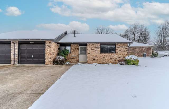 Rogers Duplex in Desirable Location! photos photos