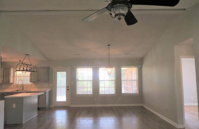 105 Royalty Court Gallery 2