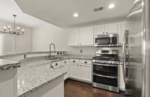 Upscale Condo | 3 Bed / 2 Bath | Garage | Gated Community | Rancho Mirage | NE Heights photos photos
