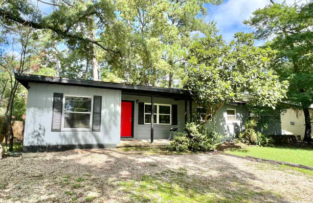 422 Fairbanks Drive - Available August 2025! photos photos