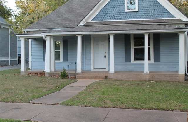 1109 W Main Street photos photos