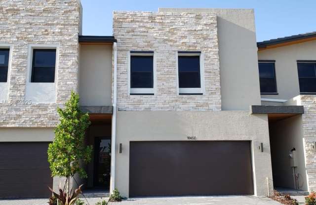 10452 NW 80th Ter photos photos