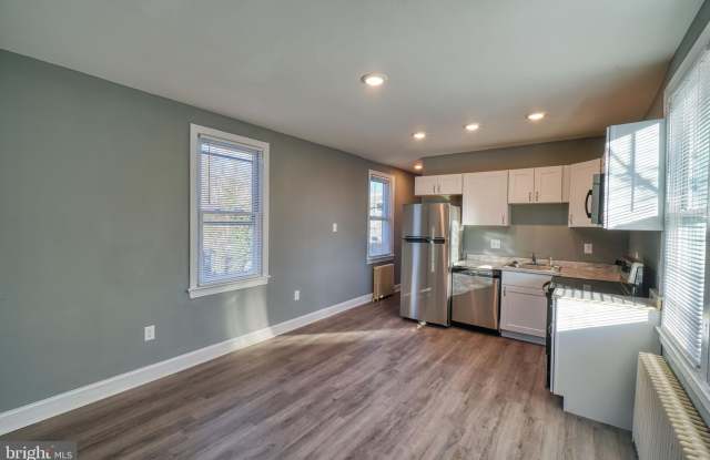400 DOUGLAS STREET NE photos photos