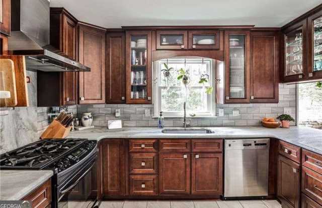 800 Glenairy Drive Gallery 2