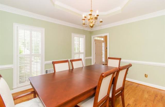 5565 Bannergate Drive Gallery 4