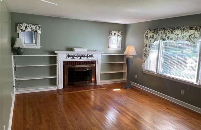 167 Pelham Avenue Gallery 3