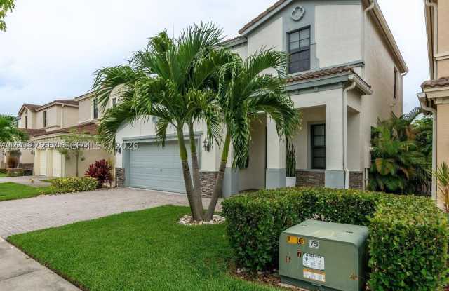 733 NE 193rd Ter Gallery 3