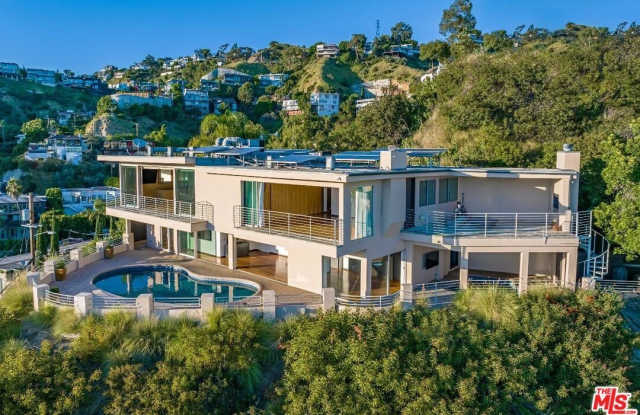 8825 Hollywood Blvd photos photos