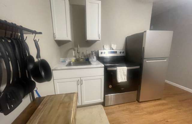 Woodland Retreat Studio in Hollister, MO photos photos