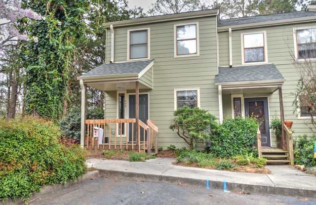 Rare End-Unit Townhome in Carrboro with Beautiful Updates! Available Early July! photos photos