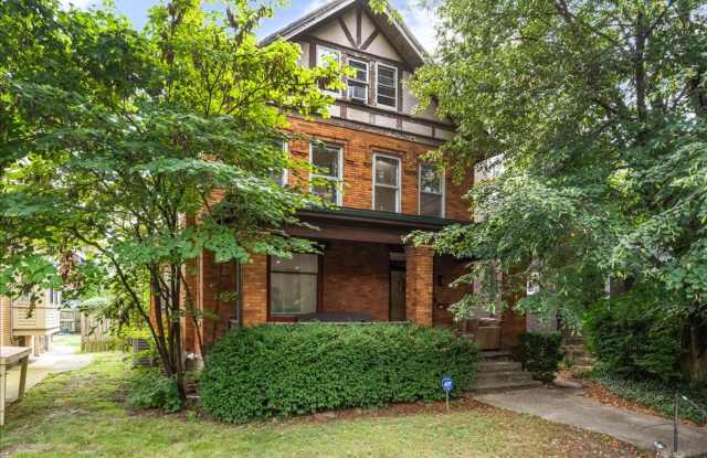 Discover your perfect newly renovated 8BR home at 49 E. Oakland Ave. Gallery 1