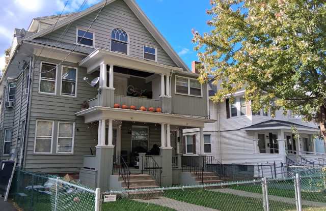 143 Edgewood Street - 3 photos photos