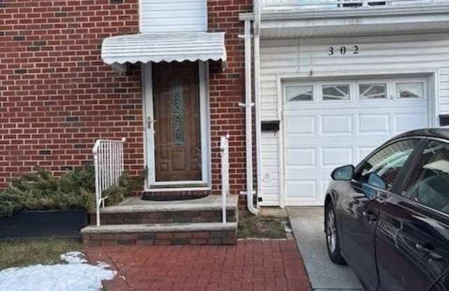 302 Maybury Ave photos photos