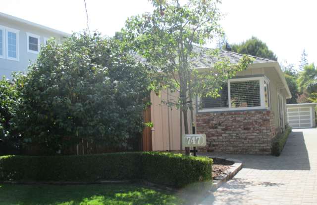 747 Costa Rica Avenue Gallery 2