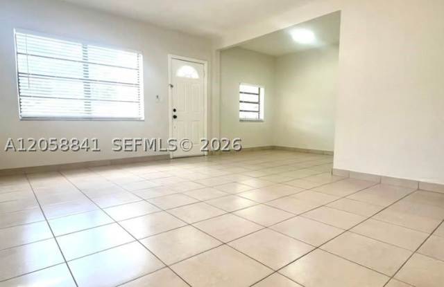 1679 NE 176 ST Gallery 3