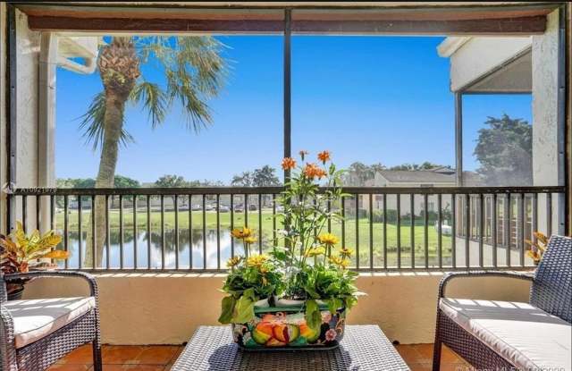 7300 NW 1st St photos photos