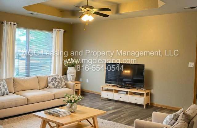 914-916 SW Sandy Ln photos photos