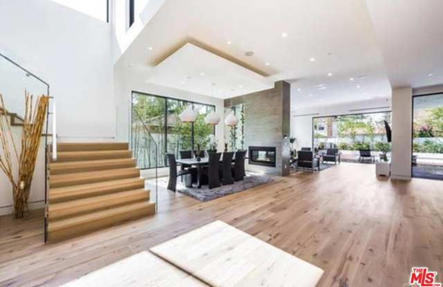 14827 HUSTON Street Gallery 4