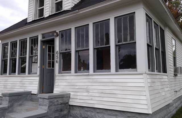 Very Nice! 2BR/1BA Home - Excellent Muskegon Neighborhood photos photos
