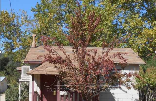 Downtown All Electric Redding Cottage photos photos
