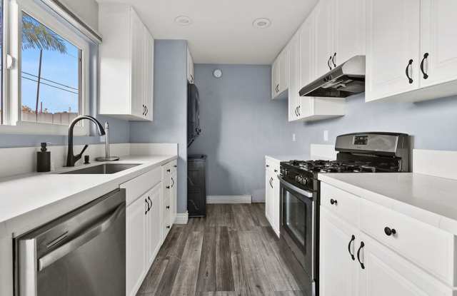 Fully-Remodeled 2-Bed Townhouse in Huntington Beach - 8415 Benjamin Drive, Huntington Beach, CA 92647