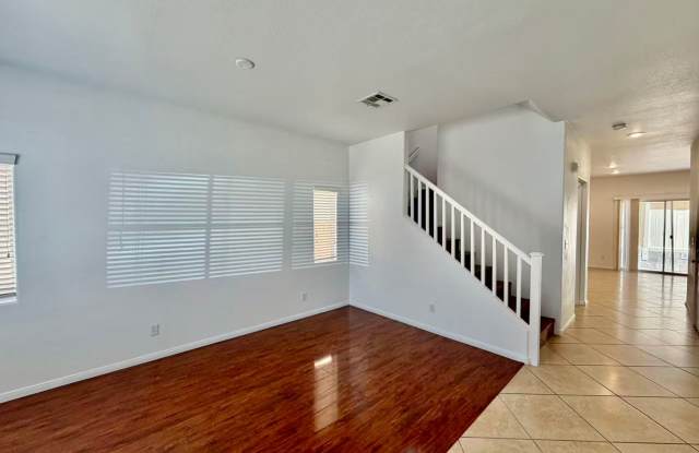 Gorgeous  2 story single family house Gallery 4