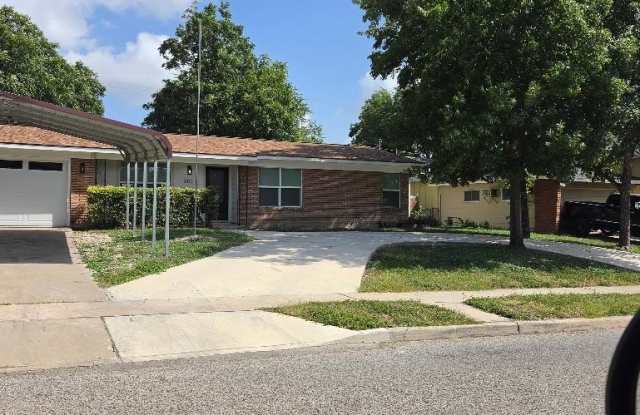 207 E Crestline Gallery 1