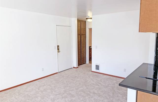 9562 Carroll Canyon Road Gallery 4