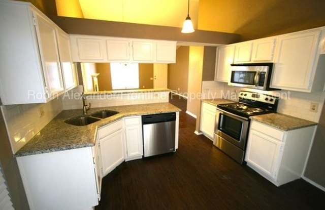 1007 Danforth Court Gallery 2